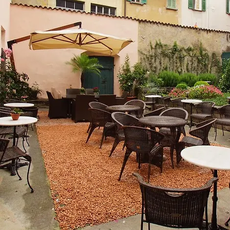 Boutique Il Cortile Divino Bed & Breakfast Porlezza