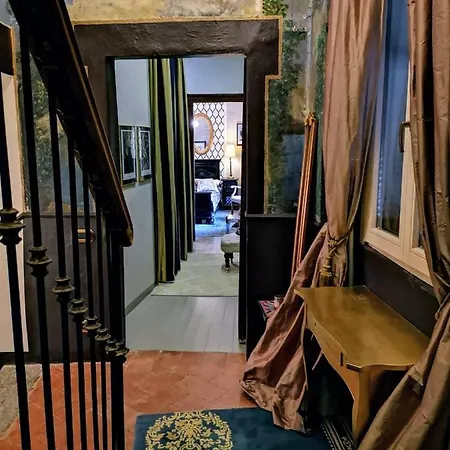 Boutique Il Cortile Divino Bed and breakfast Porlezza